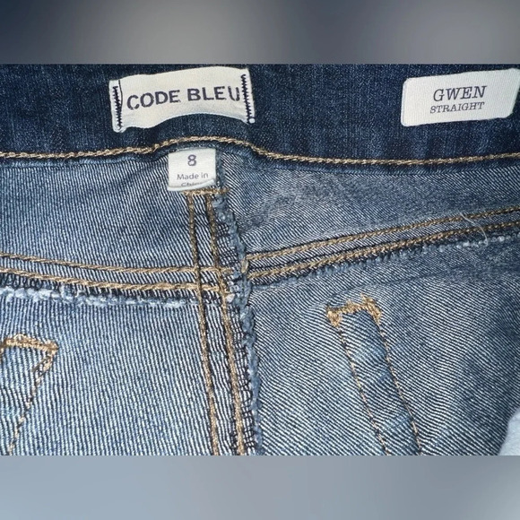 Code Bleu,8, Gwen,straight leg,studded medium wash, mid rise 5pocket, logo denim - Picture 9 of 9